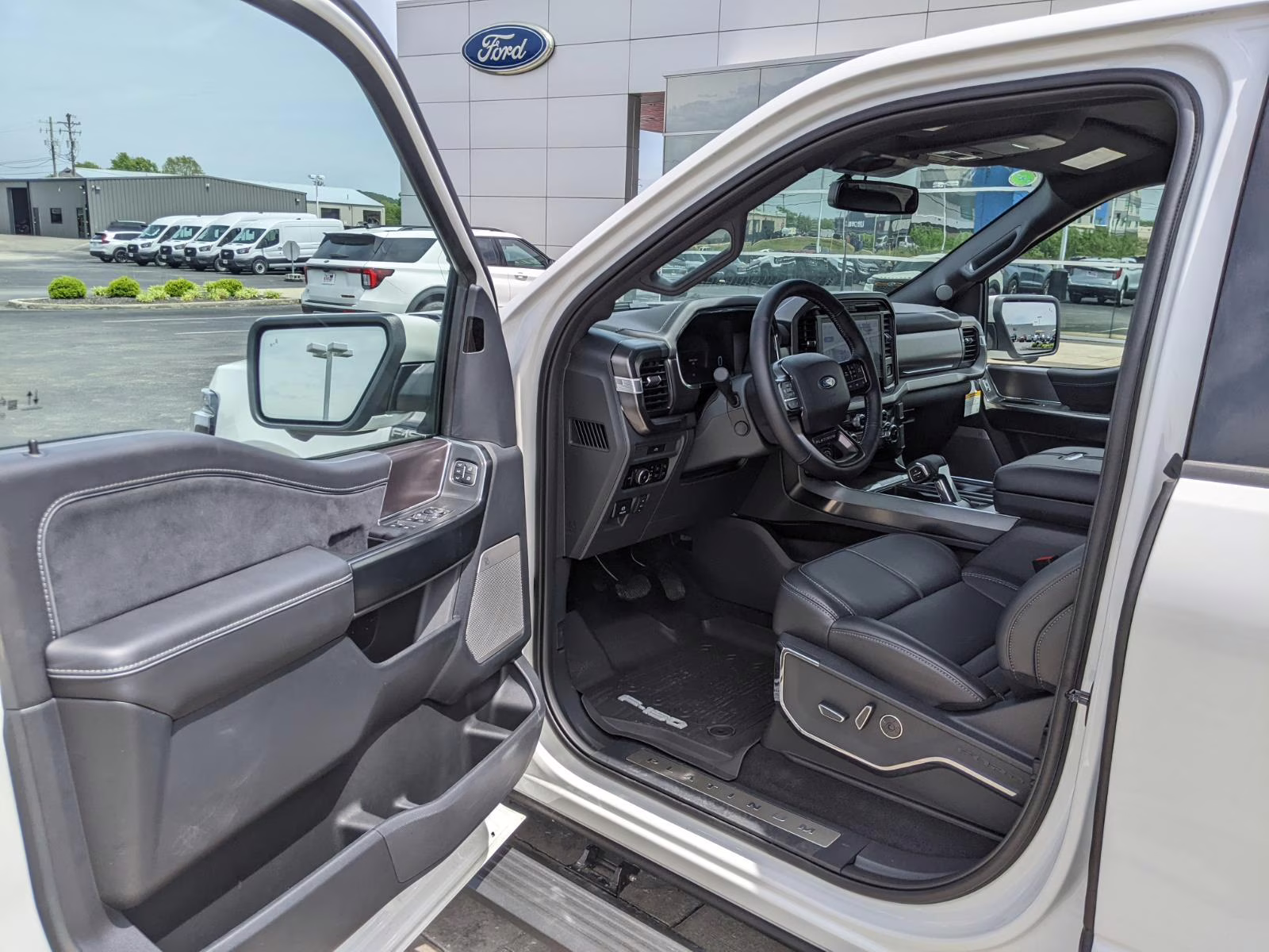 2026 Star White Metallic Tri-Coat Ford F-150 Platinum 4X4 Truck