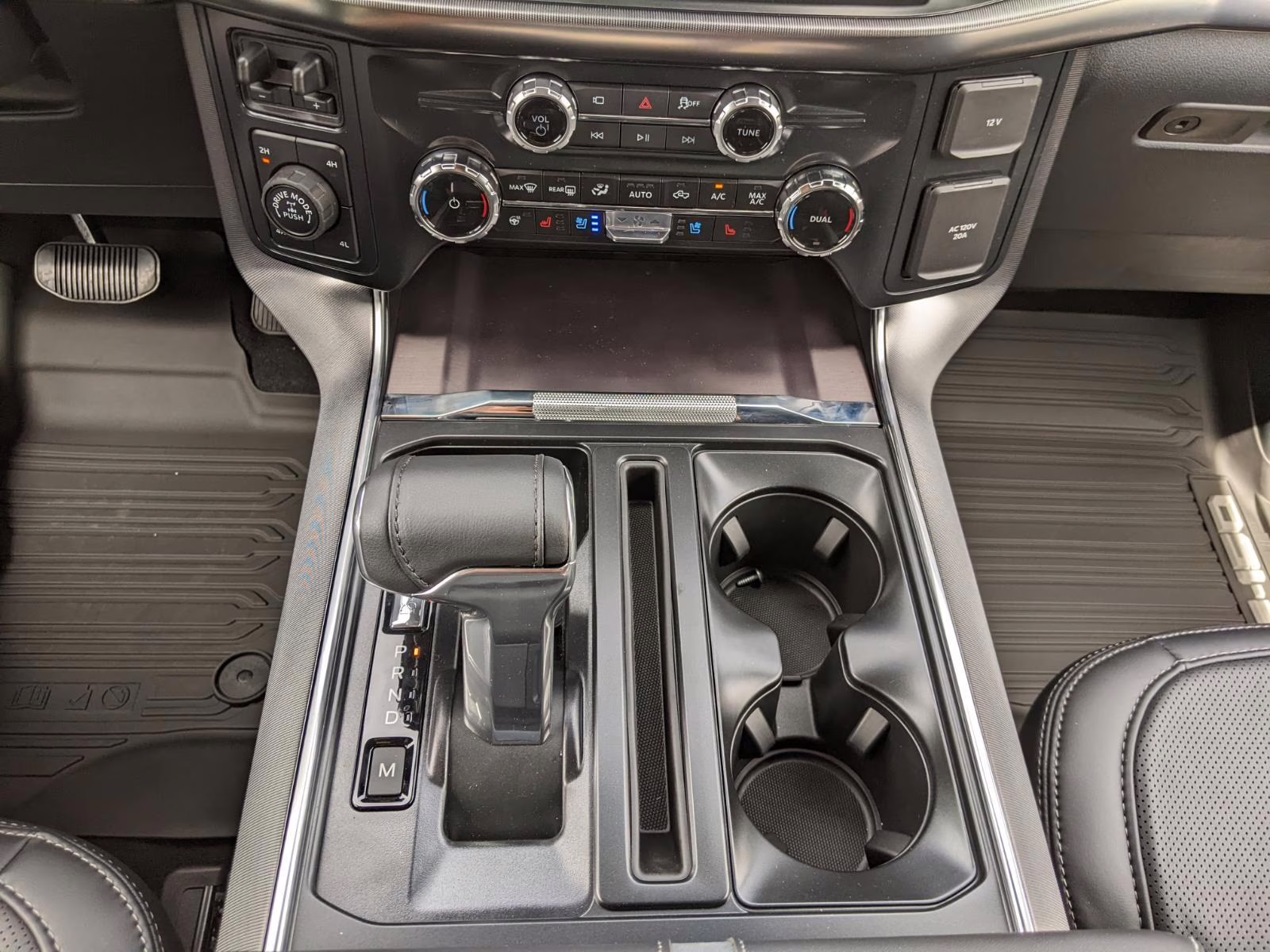 2026 Star White Metallic Tri-Coat Ford F-150 Platinum 4X4 Truck