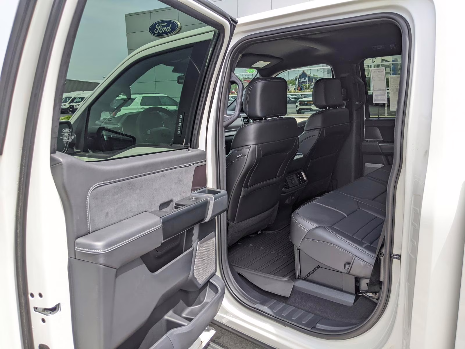 2026 Star White Metallic Tri-Coat Ford F-150 Platinum 4X4 Truck