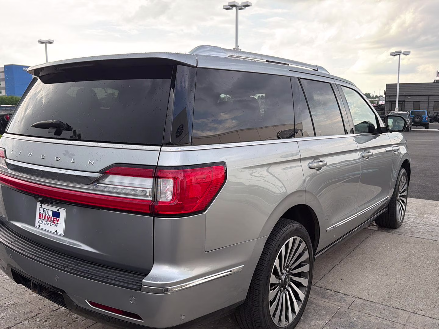 2021 Silver Radiance Lincoln Navigator Reserve 4X4 SUV