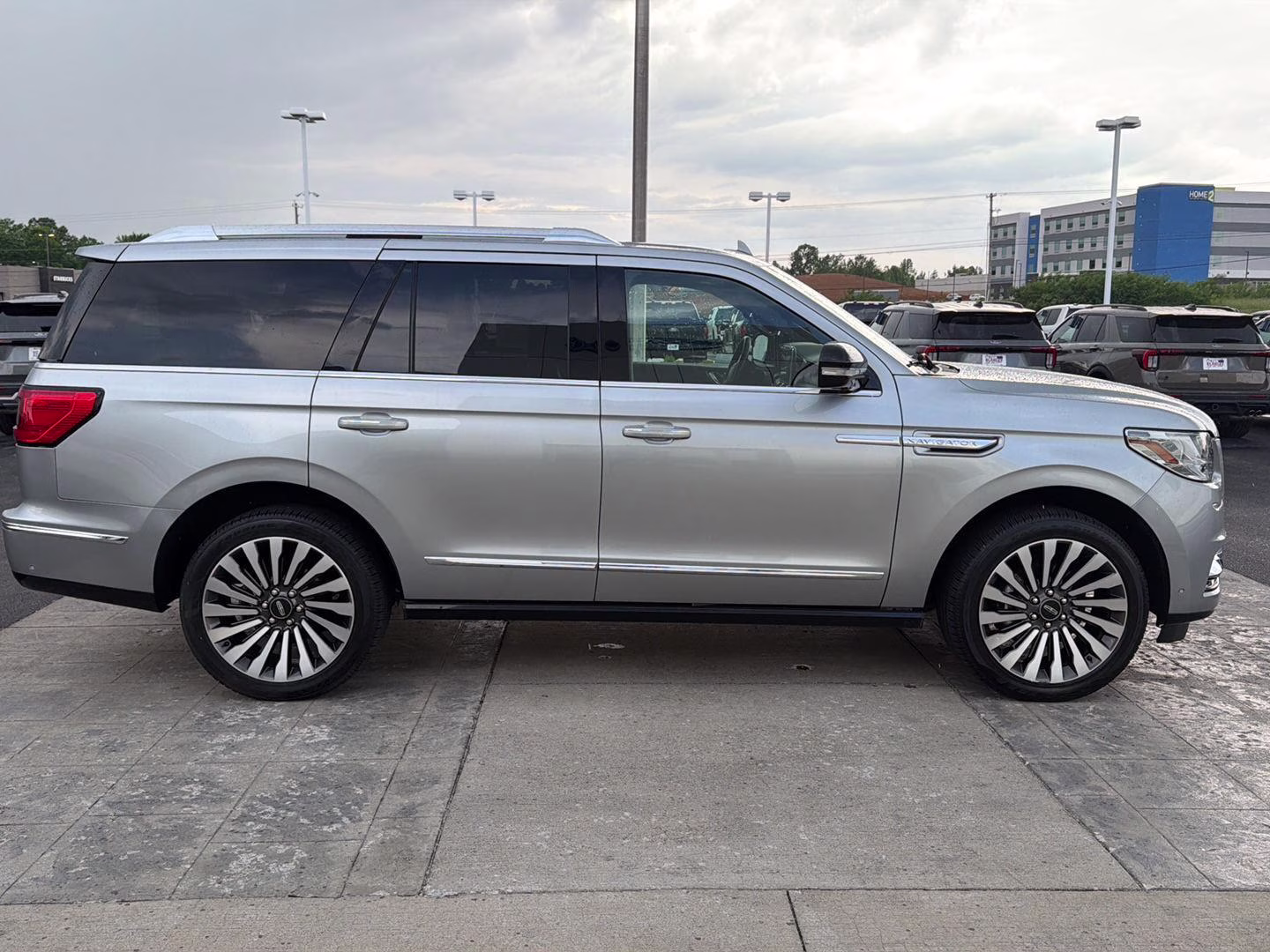 2021 Silver Radiance Lincoln Navigator Reserve 4X4 SUV