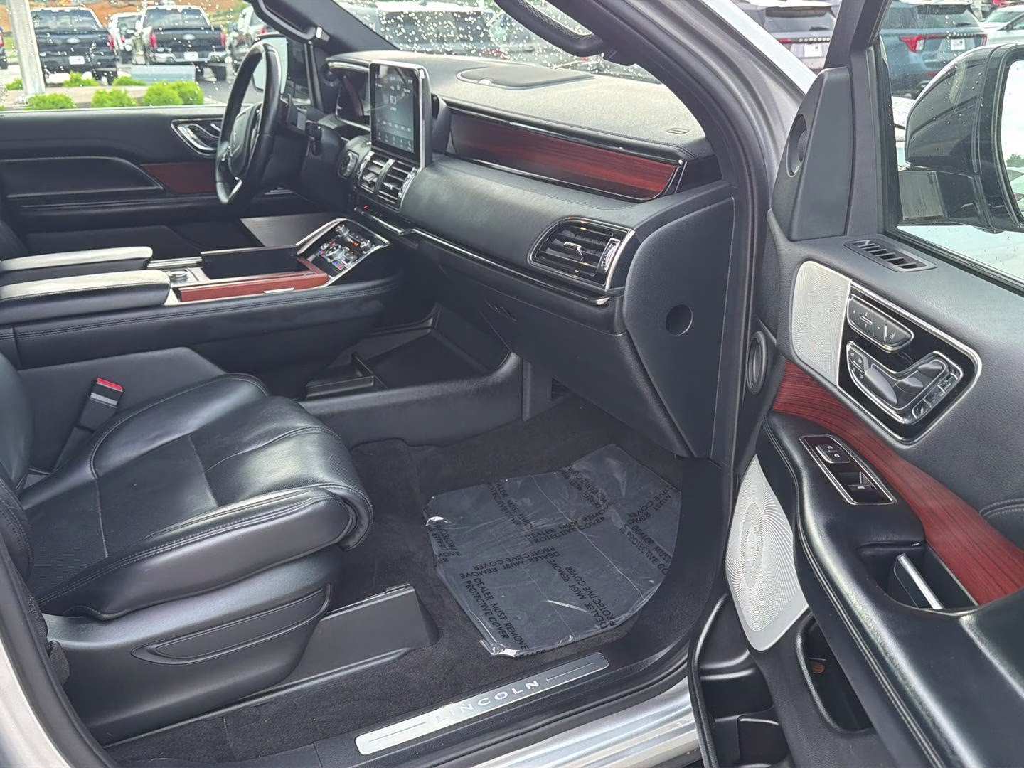 2021 Silver Radiance Lincoln Navigator Reserve 4X4 SUV