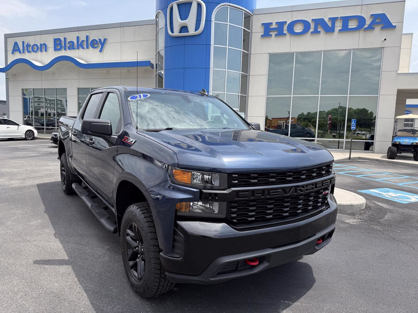 2021 Northsky Blue Metallic Chevrolet Silverado 1500 Custom Trail Boss 4X4 Truck