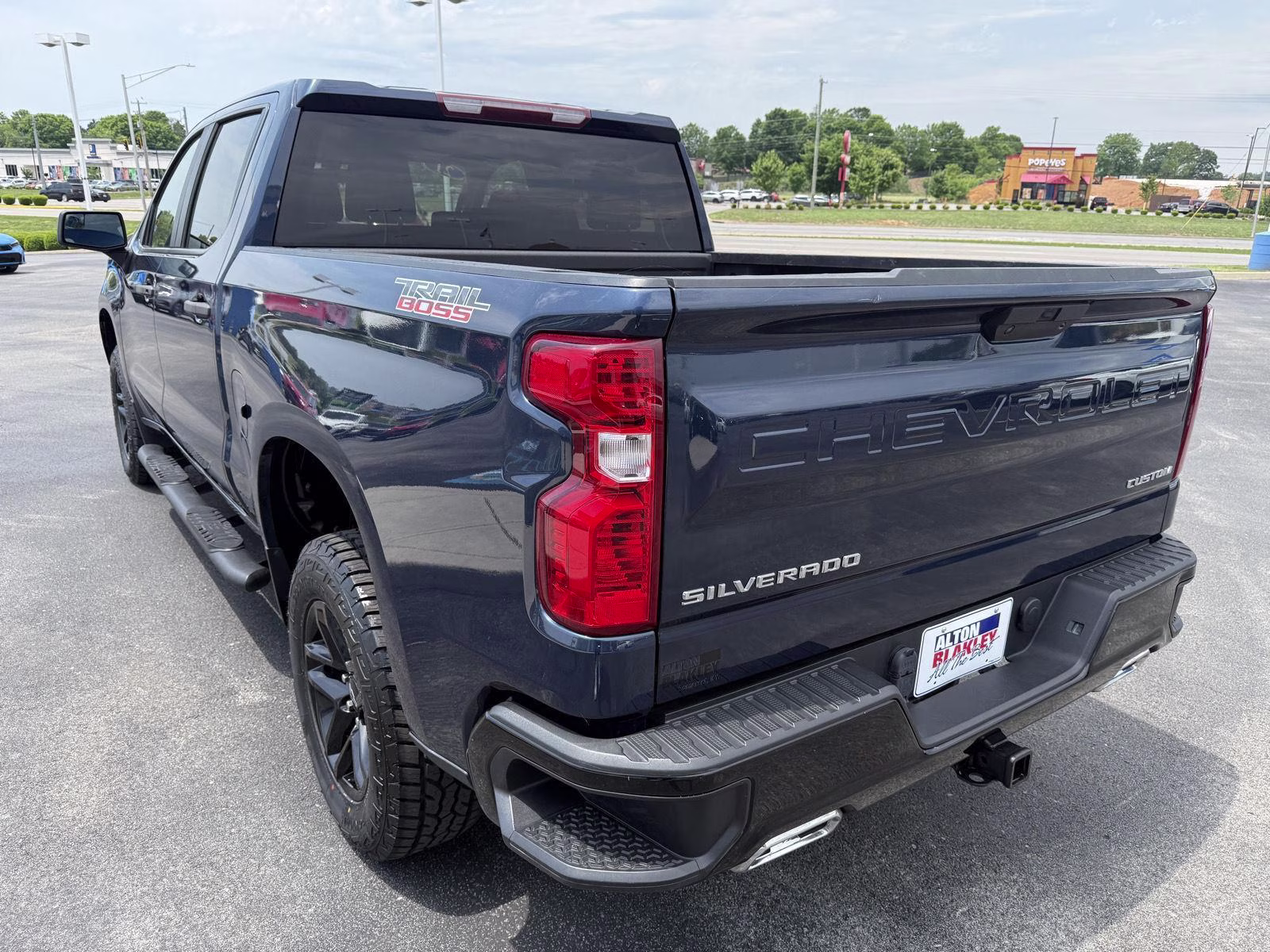 2021 Northsky Blue Metallic Chevrolet Silverado 1500 Custom Trail Boss 4X4 Truck