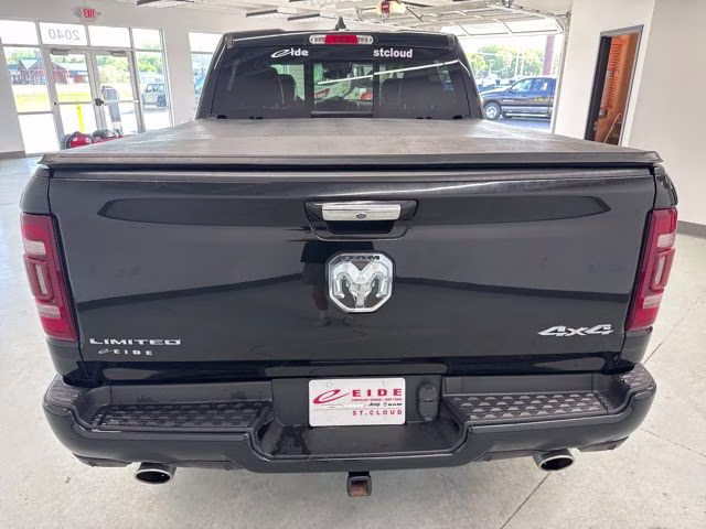 2019 Diamond Black Crystal Pearlcoat Ram 1500 Limited 4X4 Truck