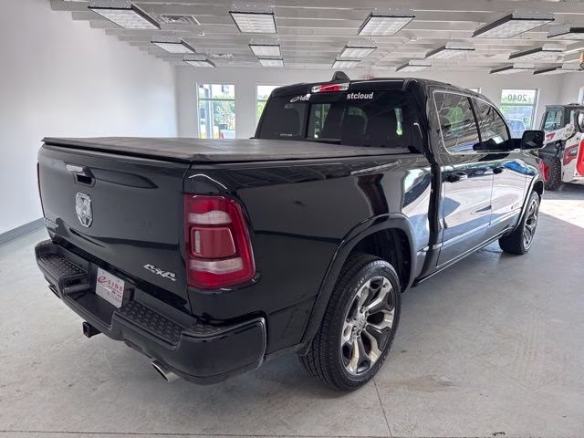 2019 Diamond Black Crystal Pearlcoat Ram 1500 Limited 4X4 Truck