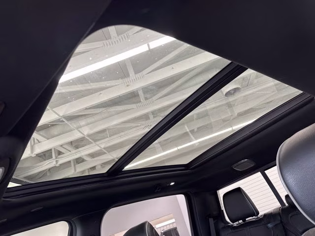 2019 Diamond Black Crystal Pearlcoat Ram 1500 Limited 4X4 Truck