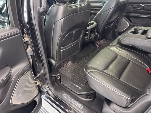 2019 Diamond Black Crystal Pearlcoat Ram 1500 Limited 4X4 Truck