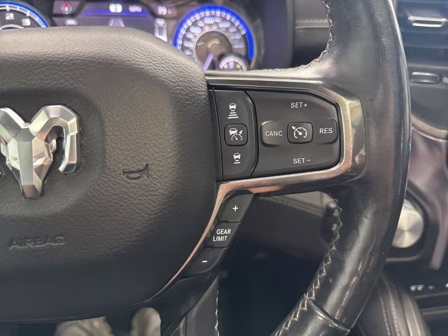 2019 Diamond Black Crystal Pearlcoat Ram 1500 Limited 4X4 Truck