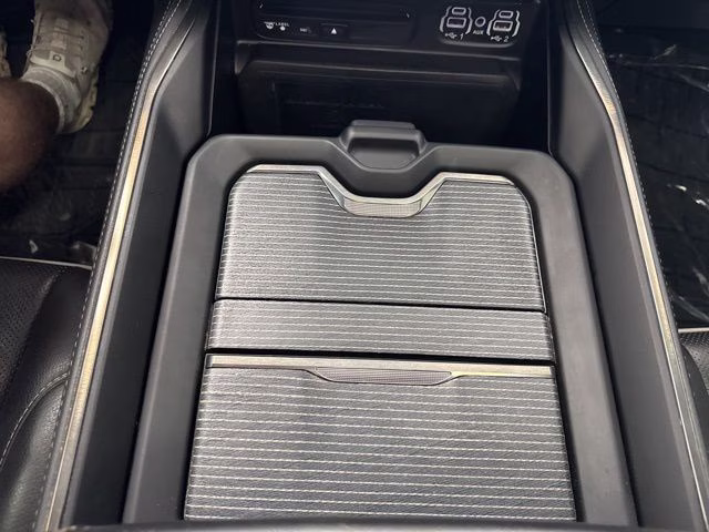 2019 Diamond Black Crystal Pearlcoat Ram 1500 Limited 4X4 Truck