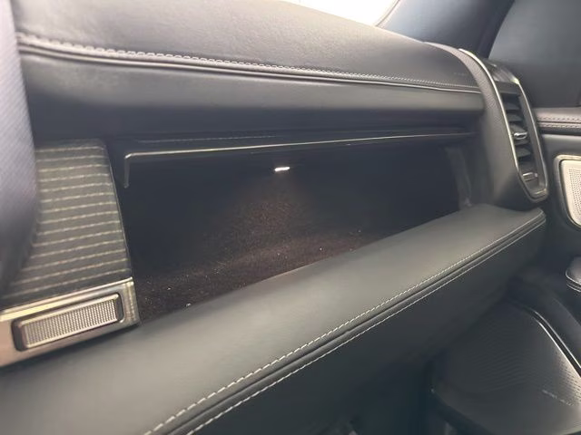 2019 Diamond Black Crystal Pearlcoat Ram 1500 Limited 4X4 Truck
