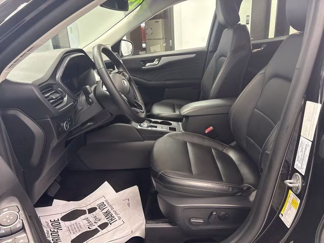 2025 Agate Black Metallic Ford Escape Platinum AWD SUV