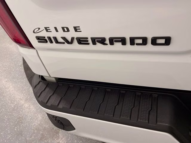 2024 Summit White Chevrolet Silverado 1500 RST 4X4 Truck