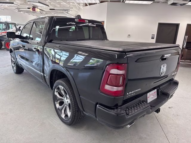 2019 Diamond Black Crystal Pearlcoat Ram 1500 Limited 4X4 Truck