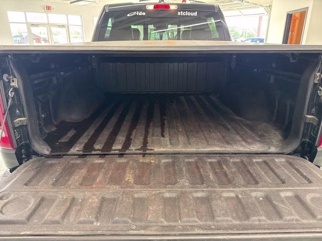 2019 Diamond Black Crystal Pearlcoat Ram 1500 Limited 4X4 Truck