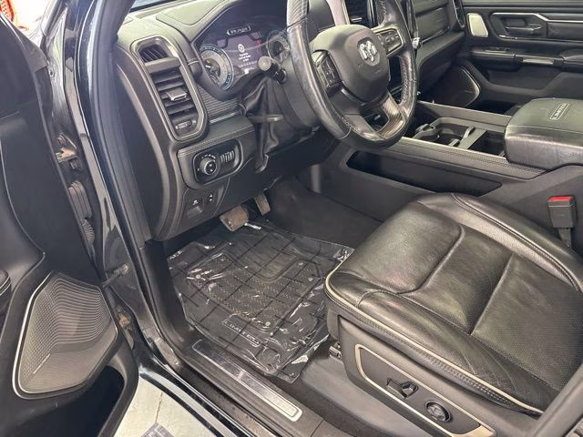 2019 Diamond Black Crystal Pearlcoat Ram 1500 Limited 4X4 Truck