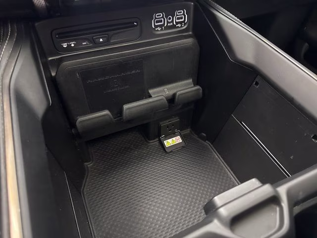 2019 Diamond Black Crystal Pearlcoat Ram 1500 Limited 4X4 Truck