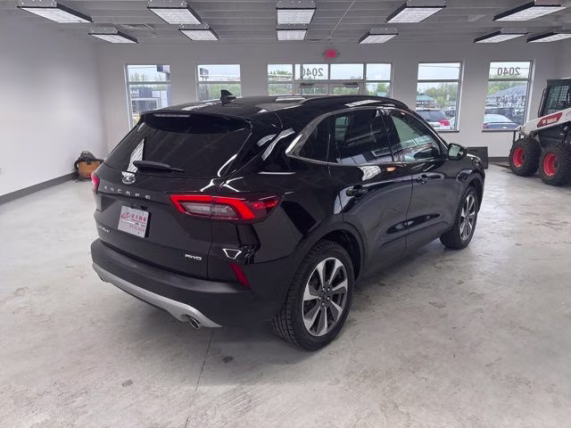 2025 Agate Black Metallic Ford Escape Platinum AWD SUV