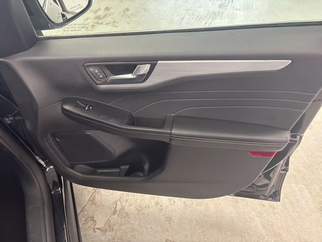 2025 Agate Black Metallic Ford Escape Platinum AWD SUV