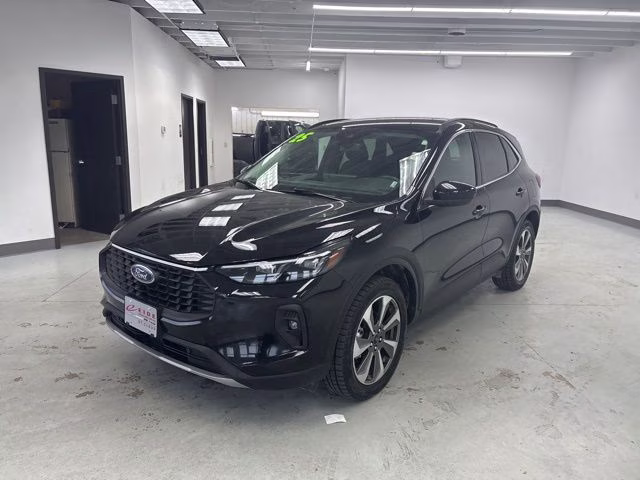 2025 Agate Black Metallic Ford Escape Platinum AWD SUV