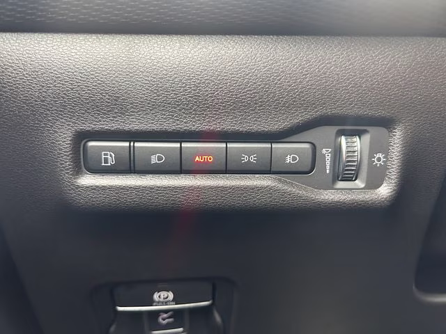 2026 Silver Zynith Clearcoat Jeep Cherokee Limited 4X4 SUV