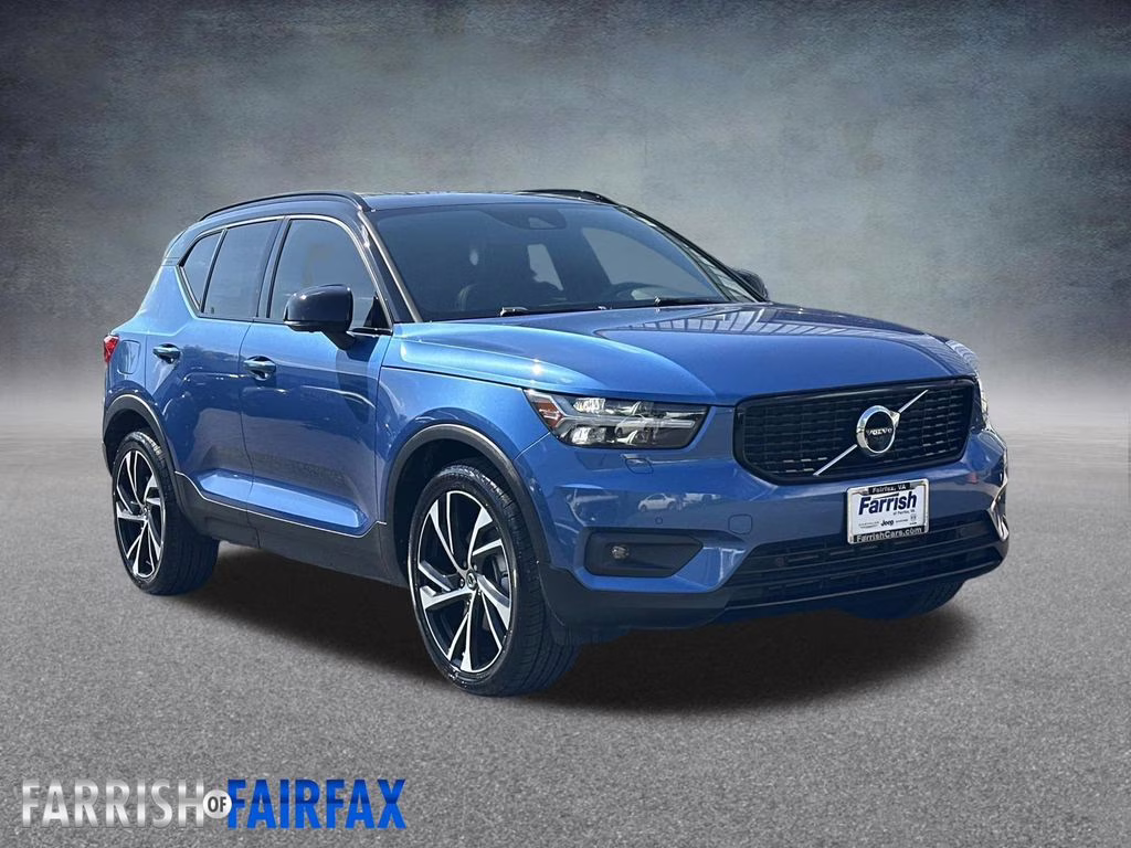 2020 Blue Metallic Volvo XC40 R-Design FWD SUV