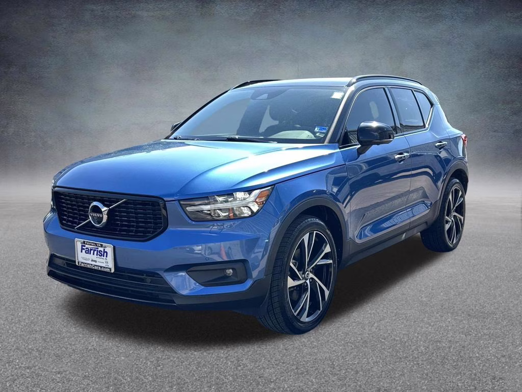 2020 Blue Metallic Volvo XC40 R-Design FWD SUV