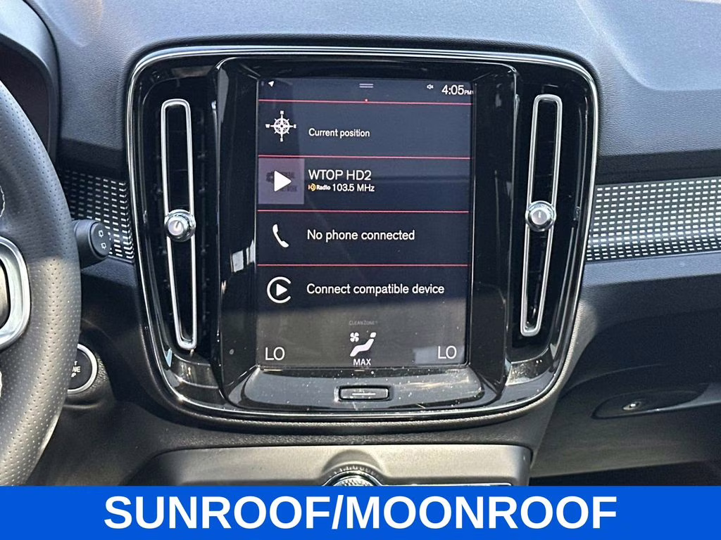 2020 Blue Metallic Volvo XC40 R-Design FWD SUV