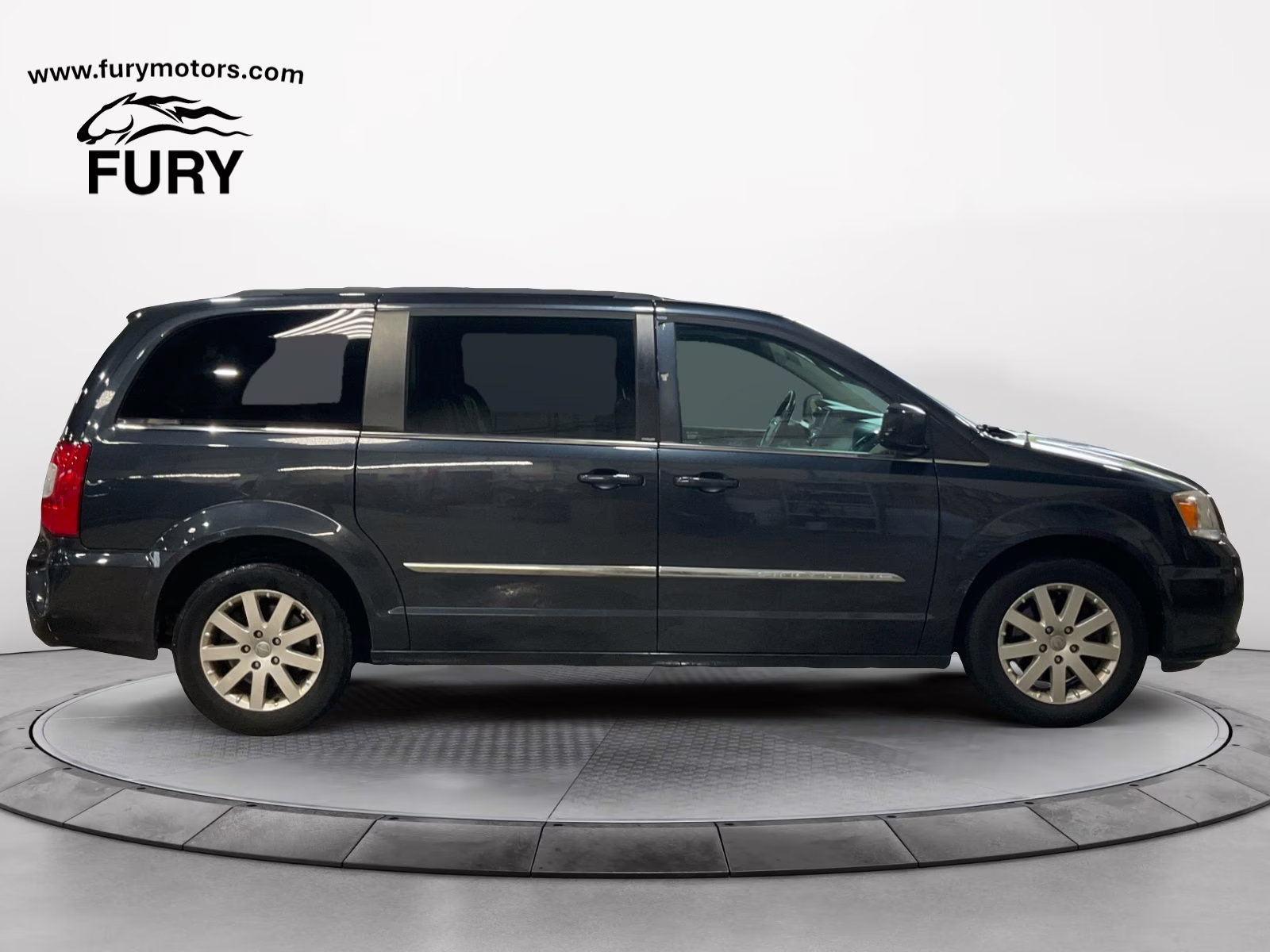 Used 2014 Chrysler Town & Country Touring with VIN 2C4RC1BGXER247229 for sale in South Saint Paul, Minnesota