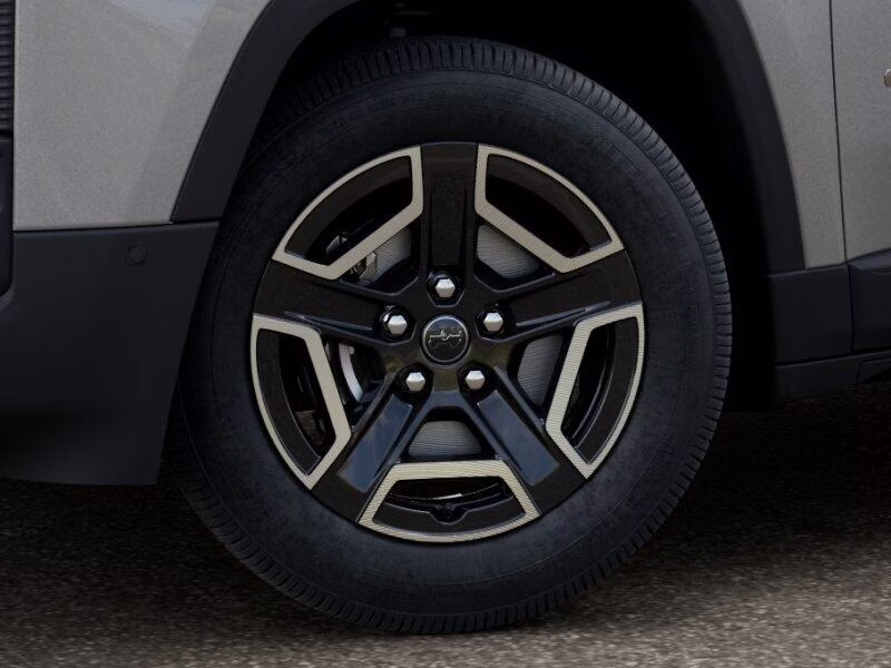 2026 Silver Zynith Clear Coat Jeep Cherokee Cherokee Laredo 4x4 4X4 SUV