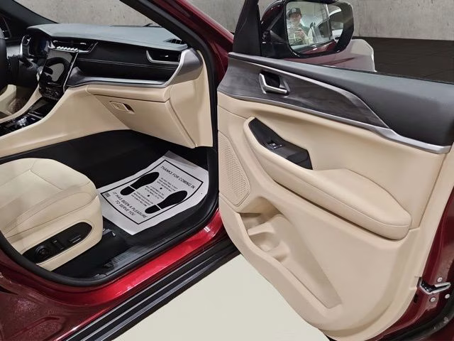2023 Velvet Red Pearlcoat Jeep Grand Cherokee L Limited 4X4 SUV