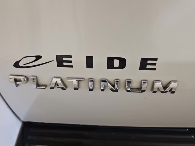 2019 White Platinum Metallic Tri-Coat Ford Expedition Platinum 4X4 SUV