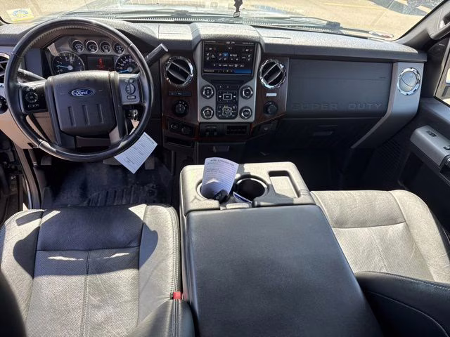 2016 Magnetic Metallic Ford Super Duty F-250 SRW Lariat 4X4 Truck