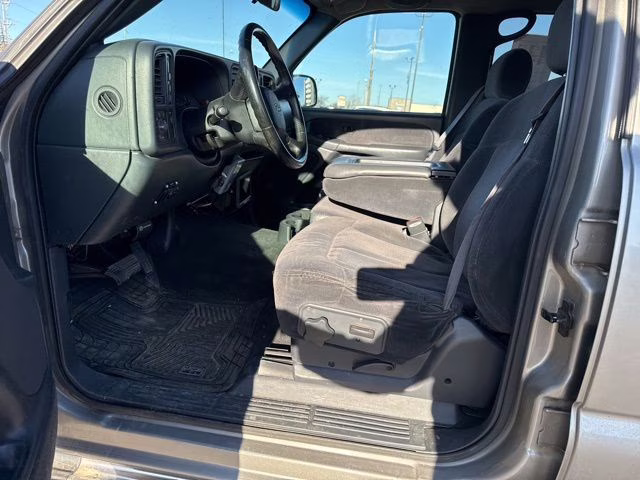 2001 Light Pewter Metallic Chevrolet Silverado 2500HD LS 4X4 Truck