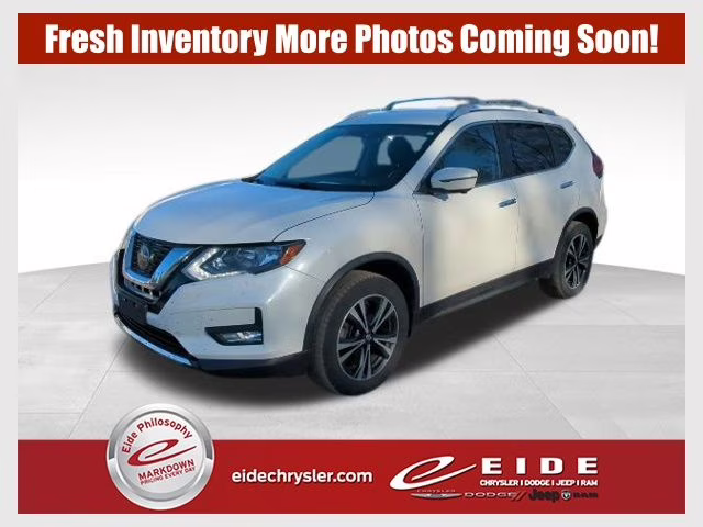 2019 Pearl White Tricoat Nissan Rogue SV AWD SUV