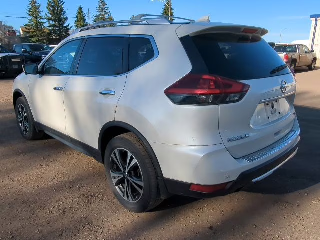 2019 Pearl White Tricoat Nissan Rogue SV AWD SUV