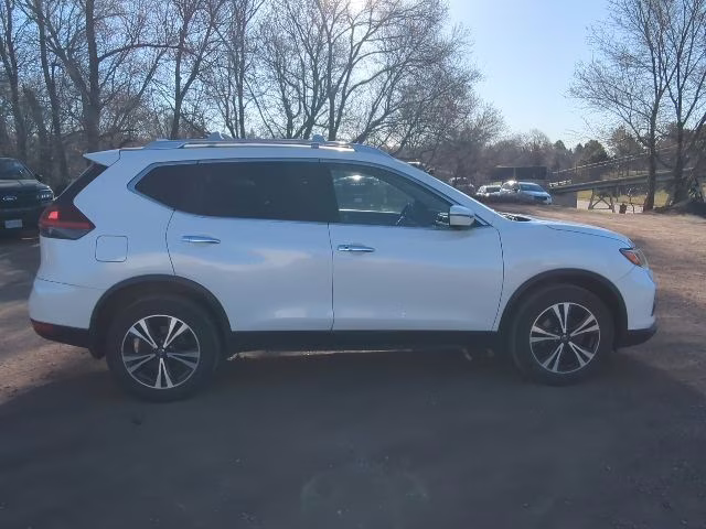 2019 Pearl White Tricoat Nissan Rogue SV AWD SUV