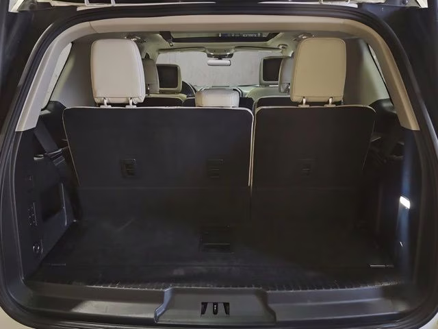 2019 White Platinum Metallic Tri-Coat Ford Expedition Platinum 4X4 SUV