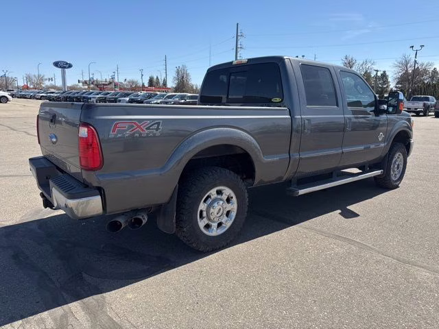 2016 Magnetic Metallic Ford Super Duty F-250 SRW Lariat 4X4 Truck