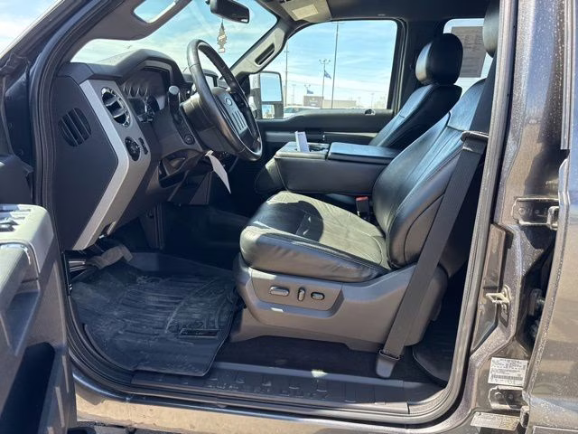 2016 Magnetic Metallic Ford Super Duty F-250 SRW Lariat 4X4 Truck