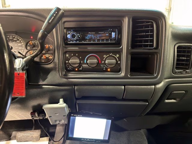 2001 Light Pewter Metallic Chevrolet Silverado 2500HD LS 4X4 Truck