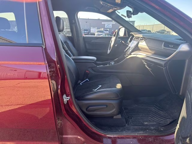 2023 Velvet Red Pearlcoat Jeep Grand Cherokee Altitude X 4X4 SUV