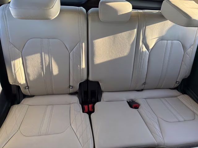 2019 White Platinum Metallic Tri-Coat Ford Expedition Platinum 4X4 SUV