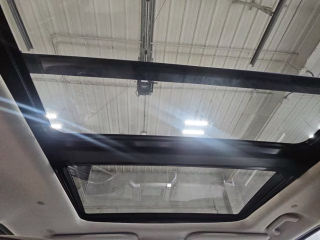 2019 White Platinum Metallic Tri-Coat Ford Expedition Platinum 4X4 SUV