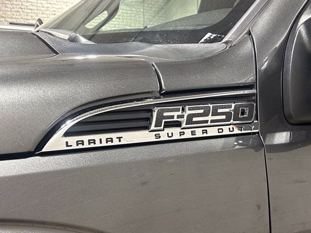 2016 Magnetic Metallic Ford Super Duty F-250 SRW Lariat 4X4 Truck