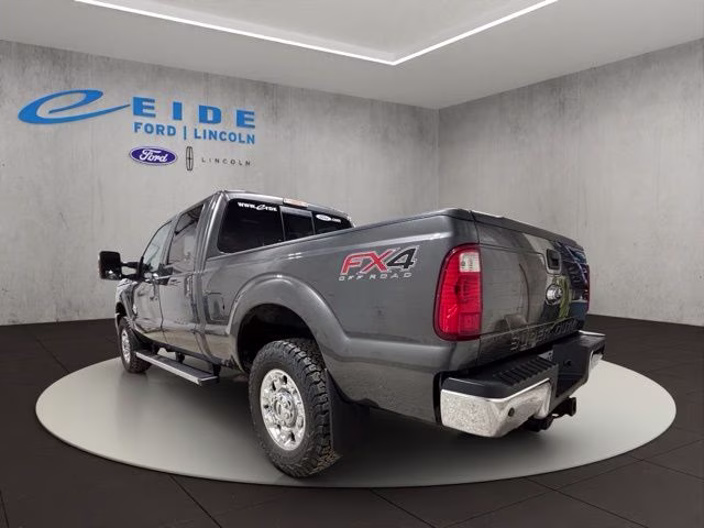 2016 Magnetic Metallic Ford Super Duty F-250 SRW Lariat 4X4 Truck
