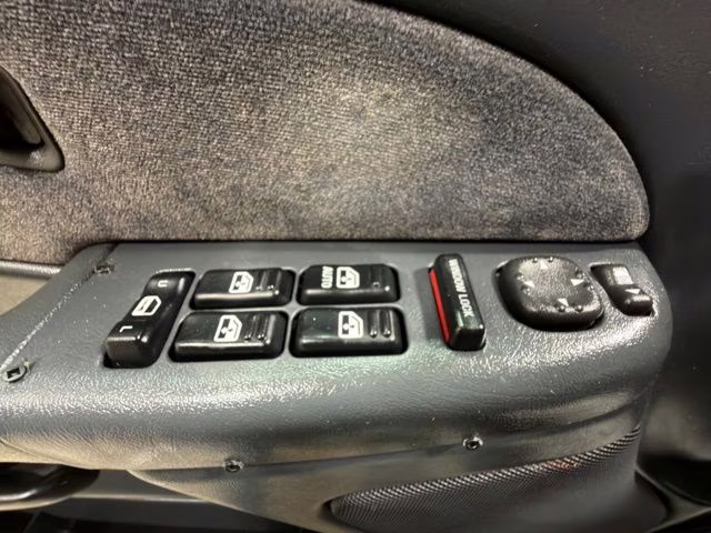 2001 Light Pewter Metallic Chevrolet Silverado 2500HD LS 4X4 Truck