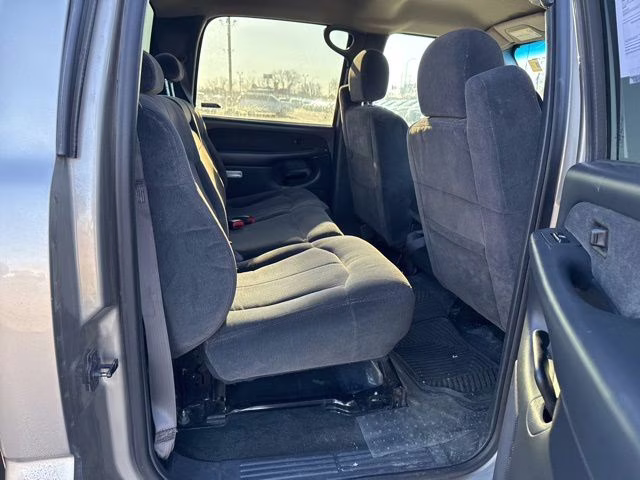 2001 Light Pewter Metallic Chevrolet Silverado 2500HD LS 4X4 Truck