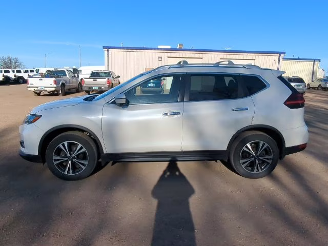 2019 Pearl White Tricoat Nissan Rogue SV AWD SUV