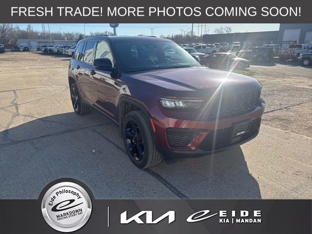 2023 Velvet Red Pearlcoat Jeep Grand Cherokee Altitude X 4X4 SUV